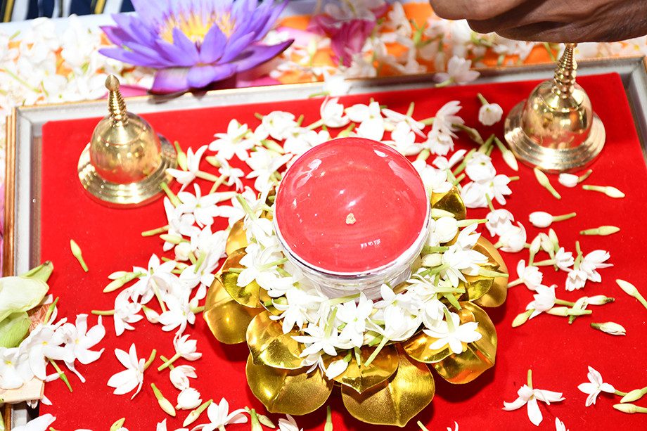 සර්වඥ ධාතූන් වහන්සේලාට උපහාර දැක්වීමේ උත්සවය